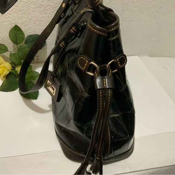 Vntg Dooney & Bourke Croc Embossed Brown Leather Purse Shoulder Bag Bucket Hobo - Picture 5 of 16